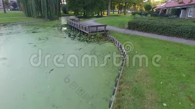 荷兰茨威因德雷赫特市公园小绿湖彩色鸟瞰图